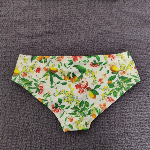 Uniqlo x Princess Tam Tam, lemon bikini top and bottom set - Picture 4 of 7